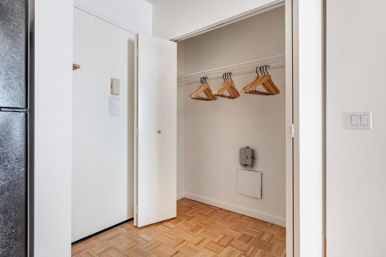 Apartment Fidi 1br W Doorman Wd Nr South St Seaport Nyc-1306