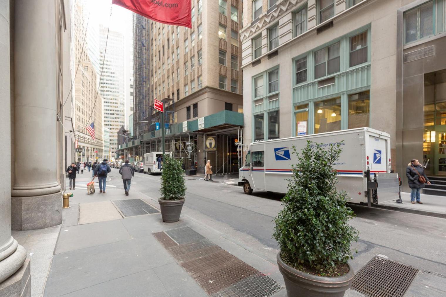 Fidi 1br W Doorman Wd Nr South St Seaport Nyc-1306